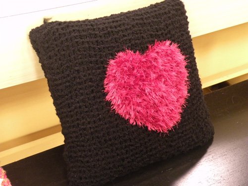 Travesseiro de Crochê com Coração Travesseiro de Crochê com Coração