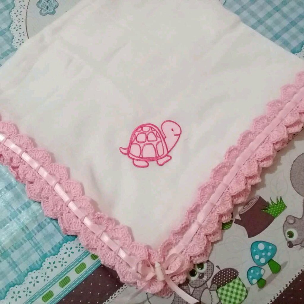 Bico de crochê para fralda