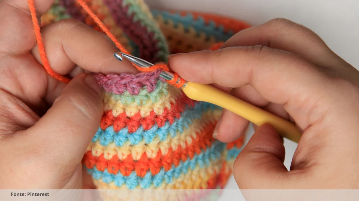 como fazer tiarinha de crochê