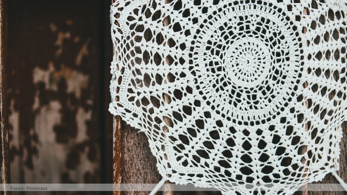 como fazer flor de crochê para tapete