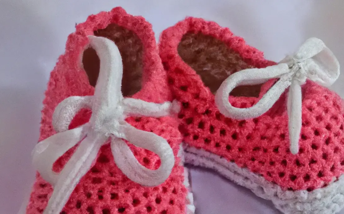 Sapatinho de crochê para bebê de 3 a 6 meses Sapatinho de crochê para bebê de 3 a 6 meses