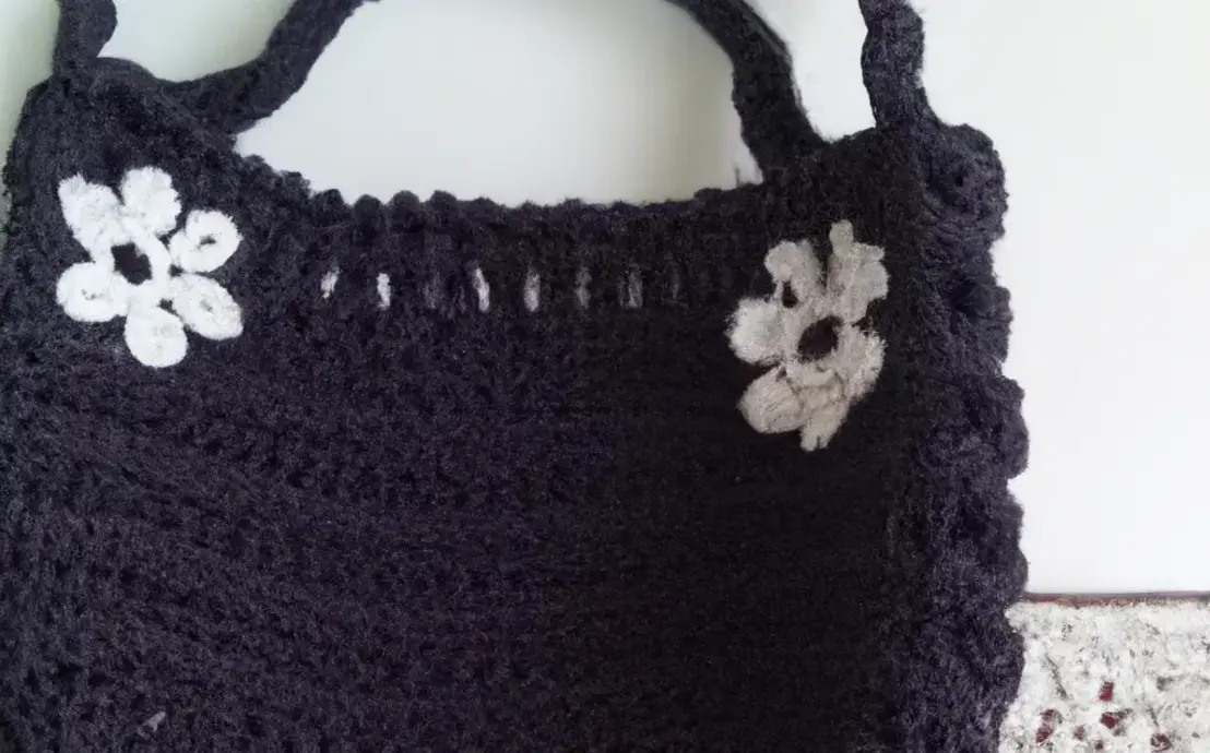 Bolsa de crochê pequena