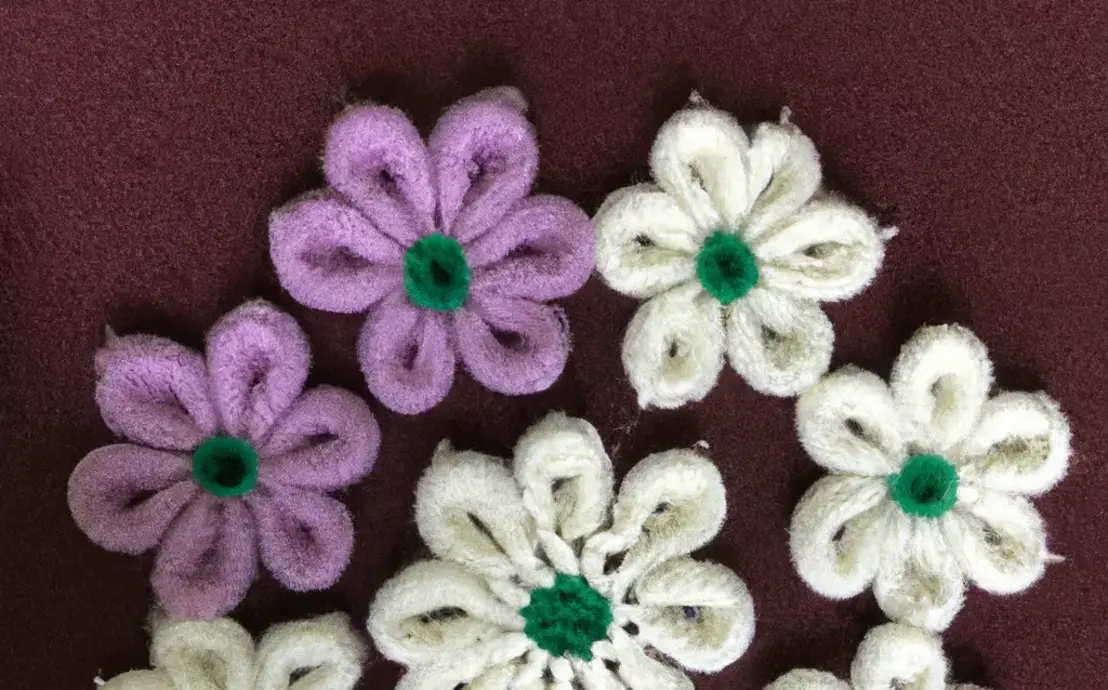 Flores em croche para aplicação