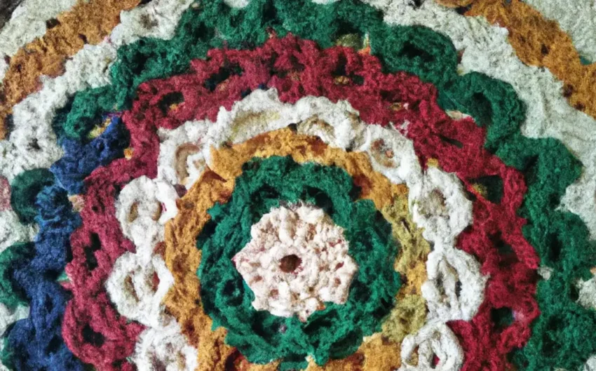 Tapete de crochê colorido